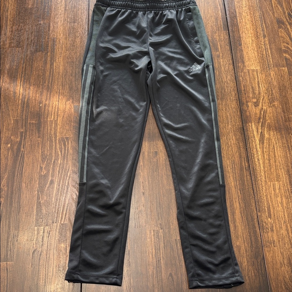 Adidas soccer style warmup pants